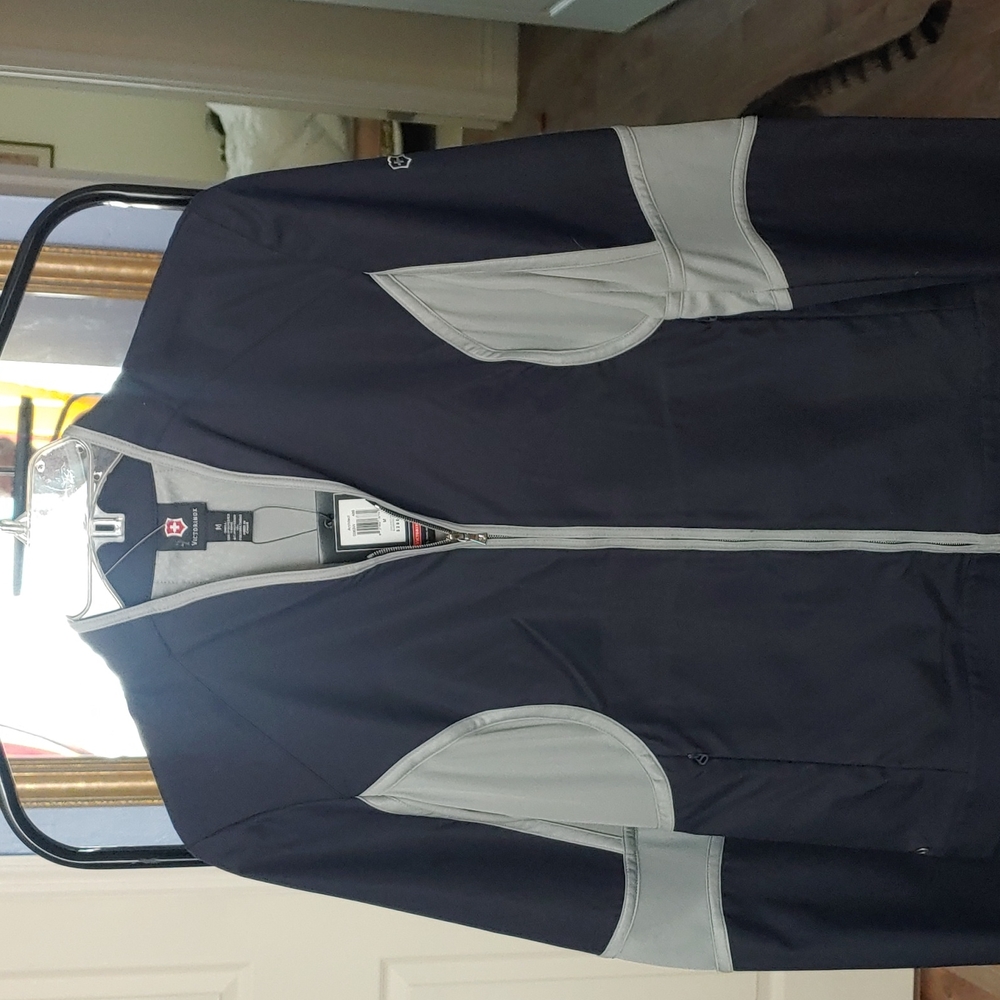 Victorinox Swiss Army Lightweight Jacket Size Med.
